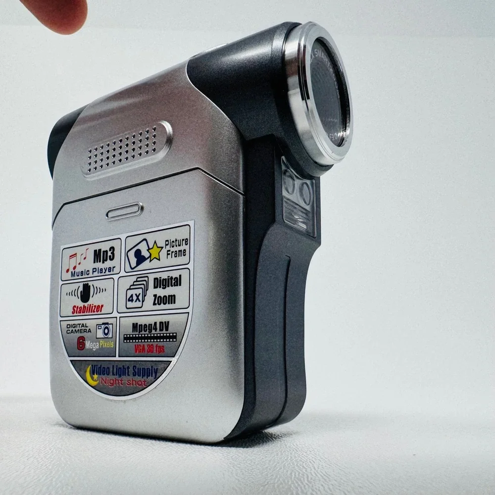 Aiptek DZO-V5T Digital Camcorder 5MP Silver Handheld Video Camera AA Battery